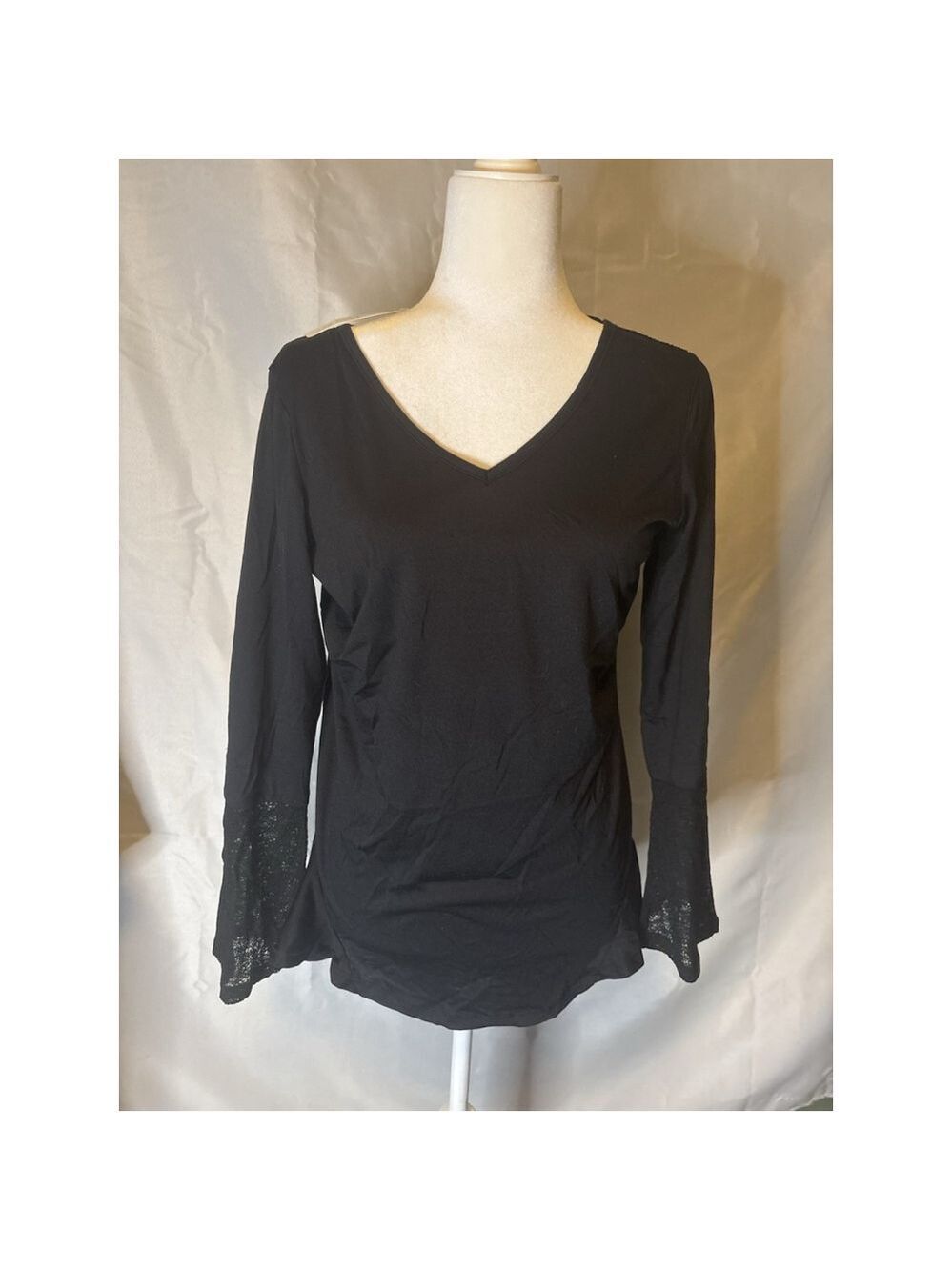 SIMPLY NOELLE Black Tunic Top NWT Lace Back Bell Sleeve Boho V-Neck Women’s